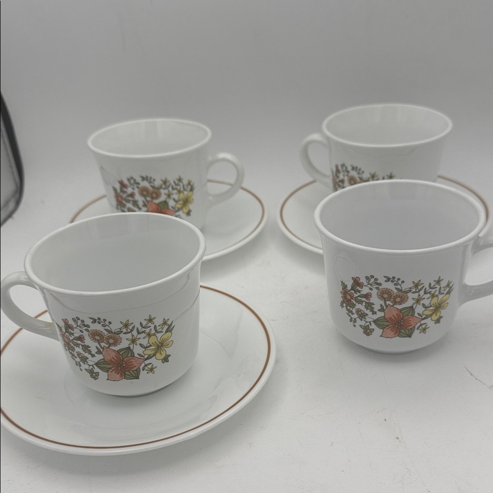 VTG Corelle Indian Summer  4 Tea Cups And 3 Saucers